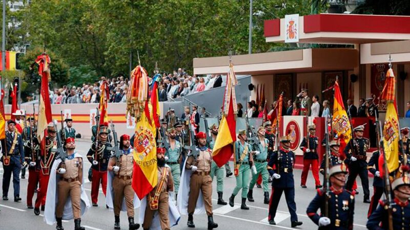 desfile militar 12 de octubre fiesta nacional